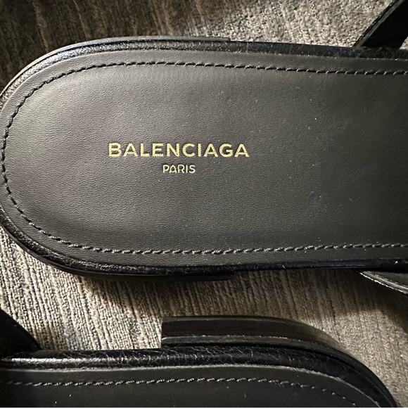 BALENCIAGA BLACK LEATHER ARENA GOLDTONE GIANT STUD SANDALS - SIZE 40 - Picture 12 of 16